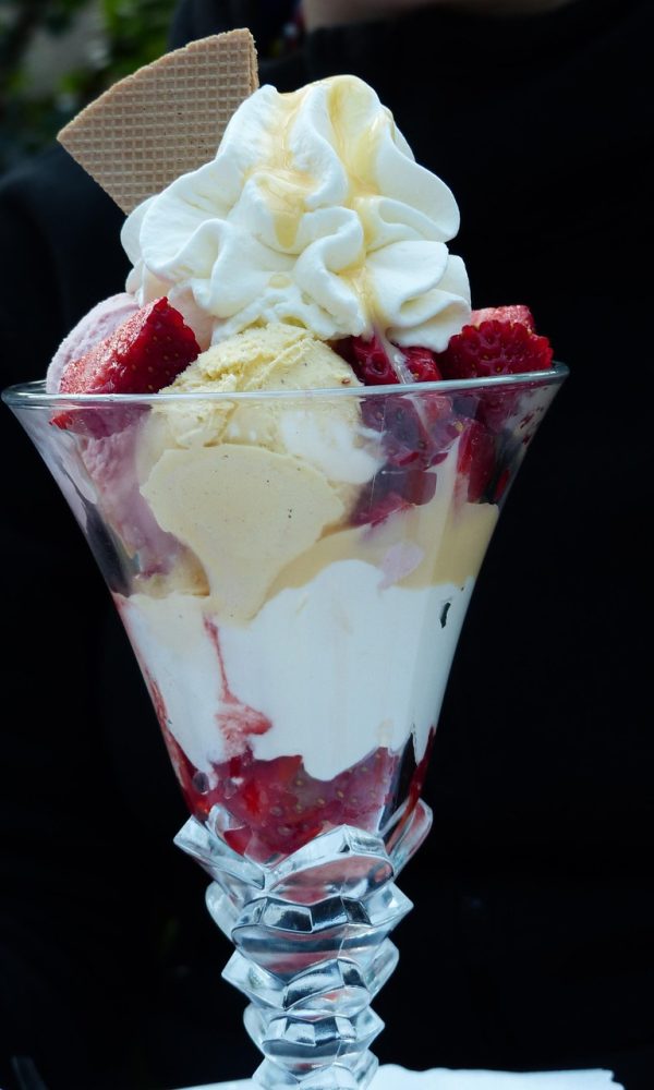 sundae, strawberry cup, strawberries, dessert, ice cream, glass, decoration, vanilla icecream, cream, yummy, waffle, sundae, sundae, sundae, sundae, sundae, ice cream, ice cream